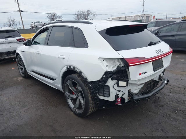 2024 AUDI SQ8 E-TRON WA16CBGE9RB041334 Photo 2