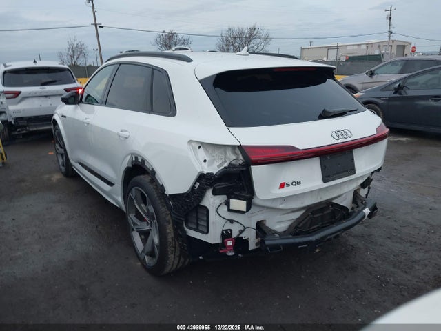 2024 AUDI SQ8 E-TRON WA16CBGE9RB041334 Photo 5
