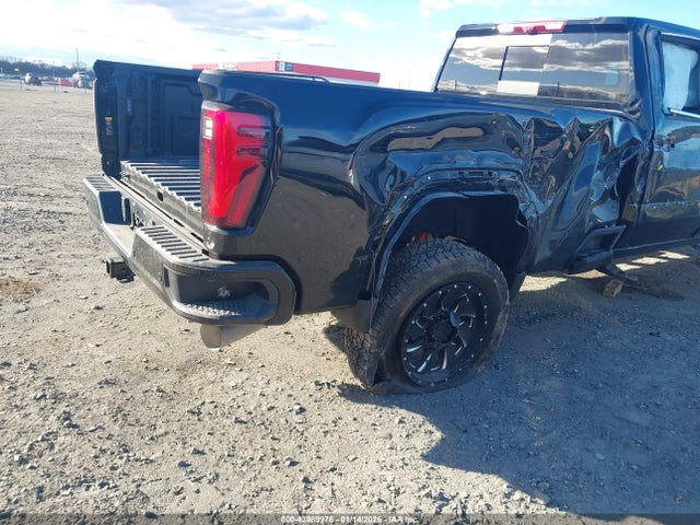 43989976 :رقم المزاد ، 1GT4UWEY6SF338218 vin ، 2025 Gmc Sierra 3500hd 4wd  Long Bed Denali مزاد بيع