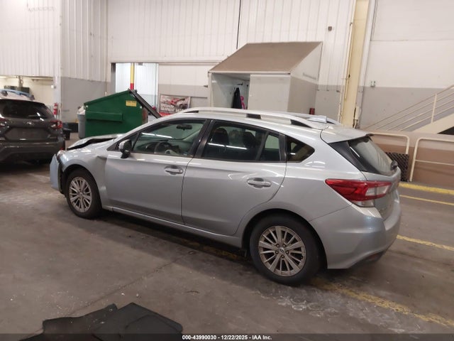 Subaru Impreza 2.0i Premium 2017 4S3GTAB63H3718827 Image 3