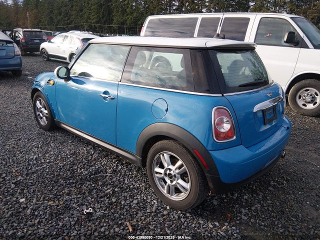 2013 MINI HARDTOP WMWSU3C59DT687129 Photo 2