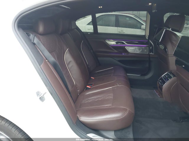 WBA7F0C54GGM20623 BMW 750i