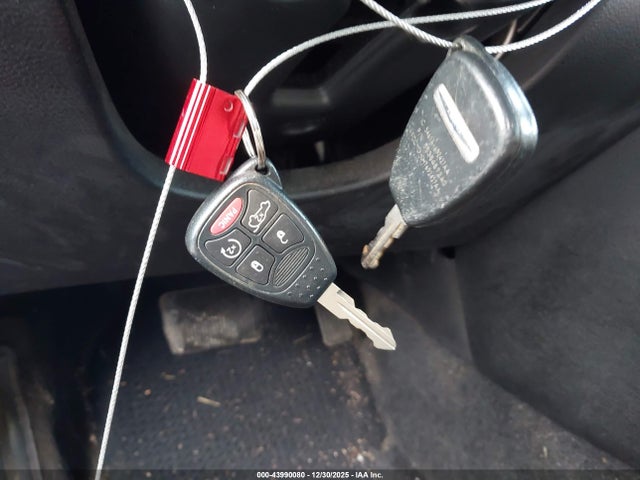 2013 Chrysler 200 Limited მანქანა იყიდება აუქციონზე, vin: 1C3CCBCG3DN720317, აუქციონის ნომერი: 43990080