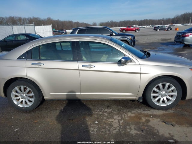 2013 Chrysler 200 Limited მანქანა იყიდება აუქციონზე, vin: 1C3CCBCG3DN720317, აუქციონის ნომერი: 43990080