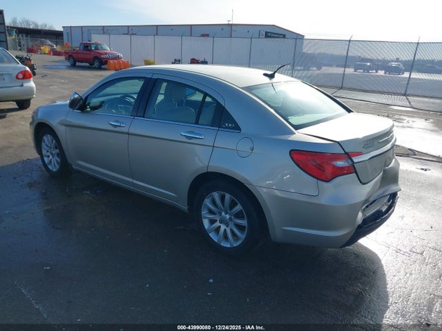 2013 Chrysler 200 Limited მანქანა იყიდება აუქციონზე, vin: 1C3CCBCG3DN720317, აუქციონის ნომერი: 43990080