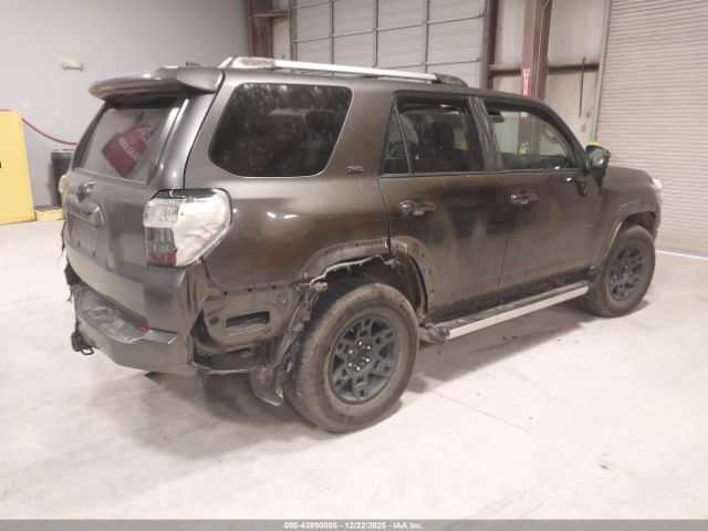 2020 TOYOTA 4RUNNER JTEBU5JR9L5752807 Photo 3