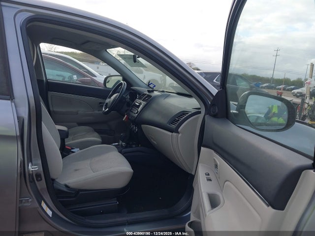 2017 MITSUBISHI OUTLANDER SPORT JA4AP3AU2HZ056929 Photo 4