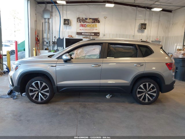 Продаж на аукціоні авто 2022 Volkswagen Taos 1.5t Se, vin: 3VVWX7B22NM019779, номер лоту: 43990295