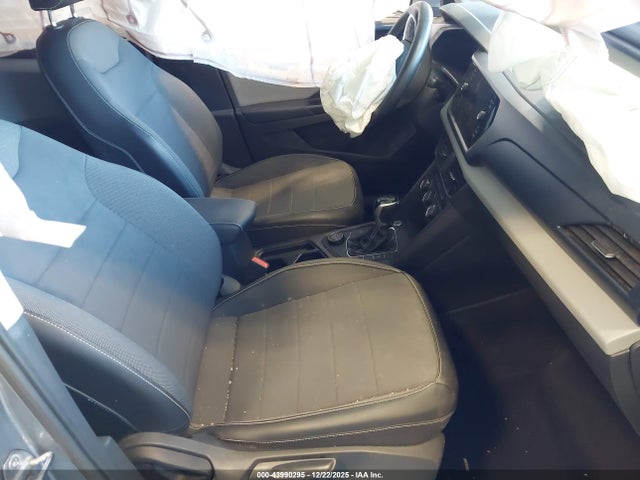 2022 VOLKSWAGEN TAOS 3VVWX7B22NM019779 Photo 4