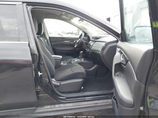 5N1AT2MV8JC713060 Nissan ROGUE SV