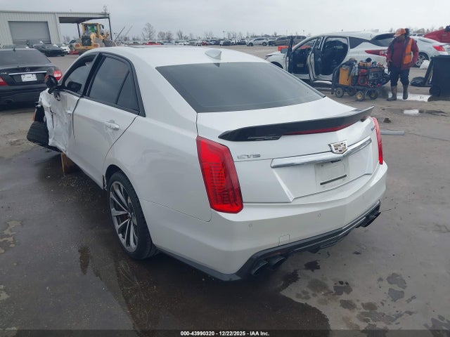 2018 CADILLAC CTS-V 1G6A15S68J0148742 Photo 2