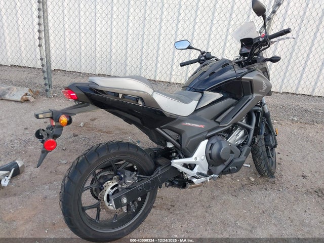 43990324 :رقم المزاد ، JH2RC9040LK200186 vin ، 2020 Honda Nc750 Xd مزاد بيع