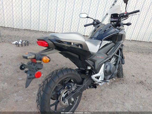 43990324 :رقم المزاد ، JH2RC9040LK200186 vin ، 2020 Honda Nc750 Xd مزاد بيع