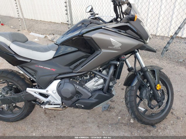 43990324 :رقم المزاد ، JH2RC9040LK200186 vin ، 2020 Honda Nc750 Xd مزاد بيع