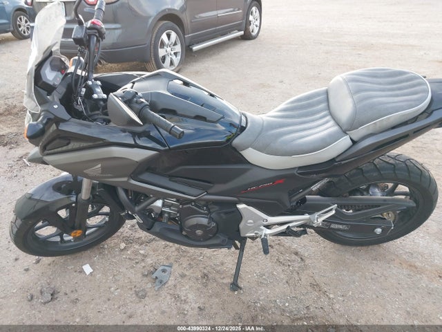 43990324 :رقم المزاد ، JH2RC9040LK200186 vin ، 2020 Honda Nc750 Xd مزاد بيع