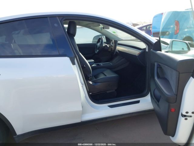 2022 TESLA MODEL Y 7SAYGAEE4NF490494 Photo 4
