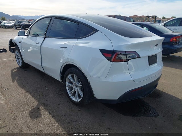 2023 TESLA MODEL Y 7SAYGDEE4PA134810 Photo 2