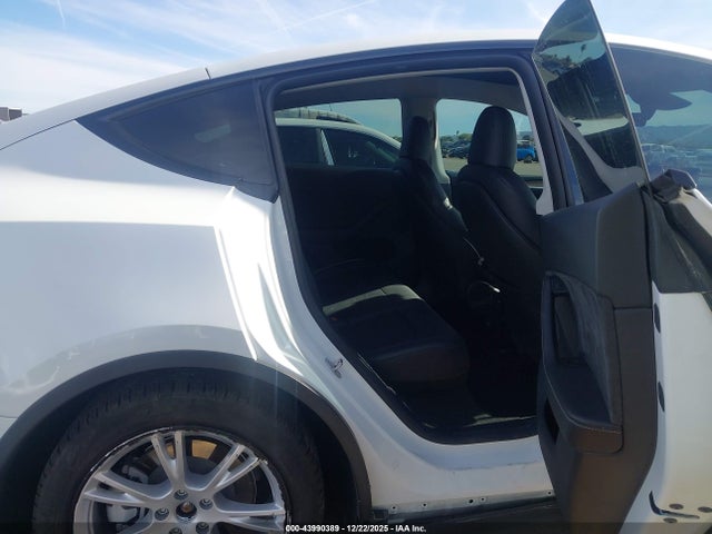 2023 TESLA MODEL Y 7SAYGDEE4PA134810 Photo 7