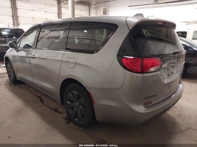 2020 CHRYSLER PACIFICA HYBRID 2C4RC1H70LR282219 Photo 2