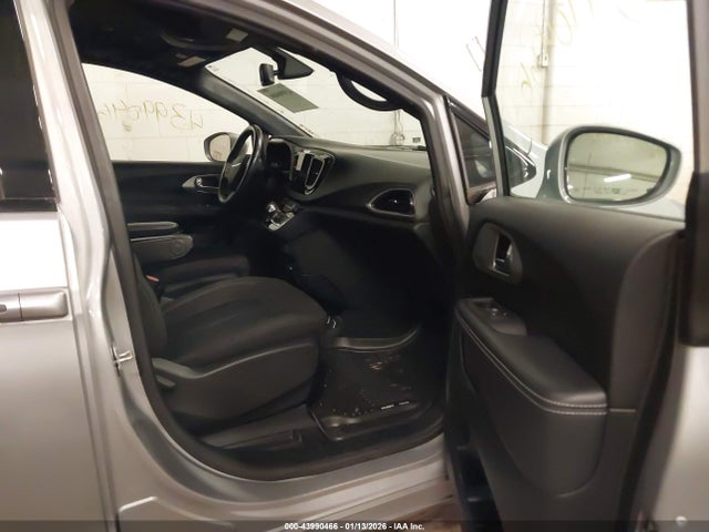 2020 CHRYSLER PACIFICA HYBRID 2C4RC1H70LR282219 Photo 4