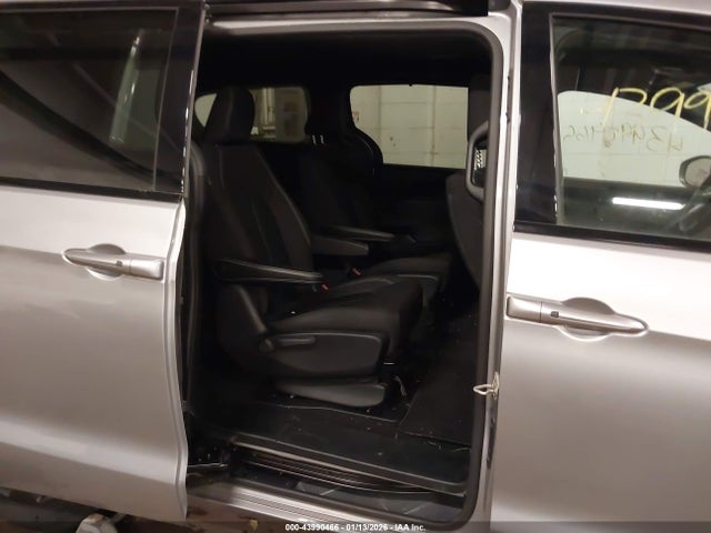 2020 CHRYSLER PACIFICA HYBRID 2C4RC1H70LR282219 Photo 7