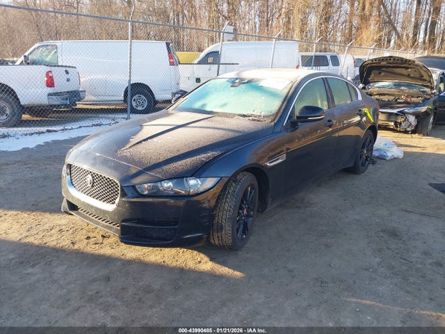 2018 JAGUAR XE SAJAJ4FX2JCP24092 Photo 1