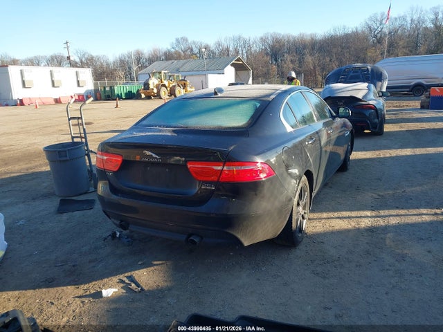 2018 JAGUAR XE SAJAJ4FX2JCP24092 Photo 3