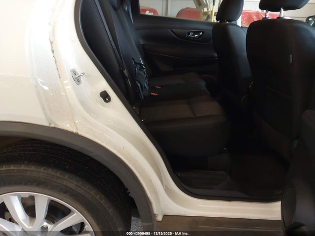 Nissan ROGUE SV 2017 KNMAT2MVXHP535580 Image 8