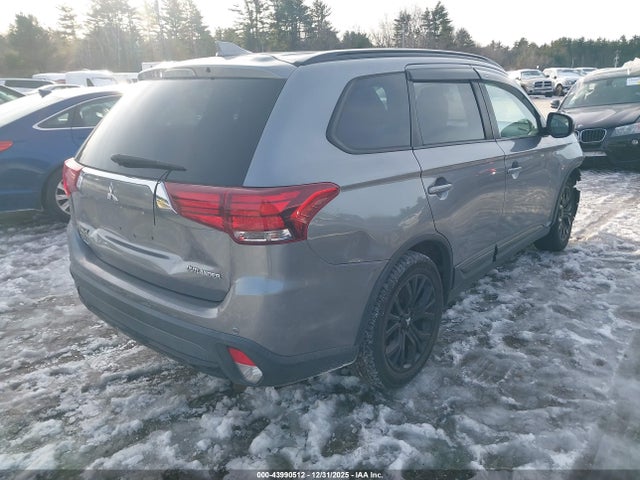 2018 MITSUBISHI OUTLANDER JA4AZ3A33JZ030167 Photo 3