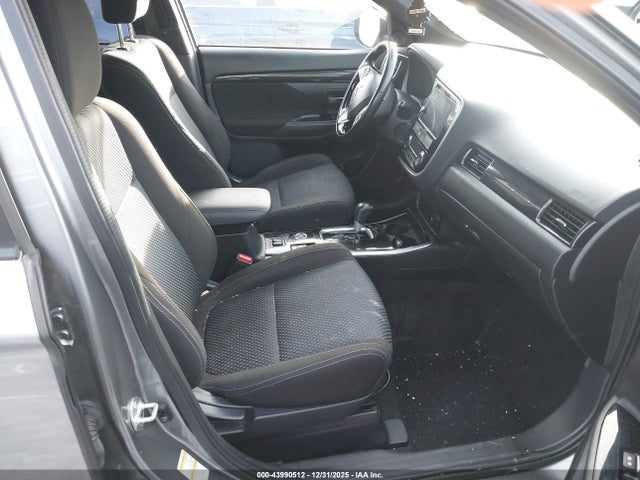 2018 MITSUBISHI OUTLANDER JA4AZ3A33JZ030167 Photo 4