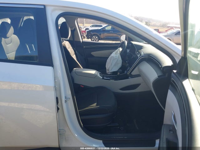 5NMJA3AE8NH059267 Hyundai TUCSON SE