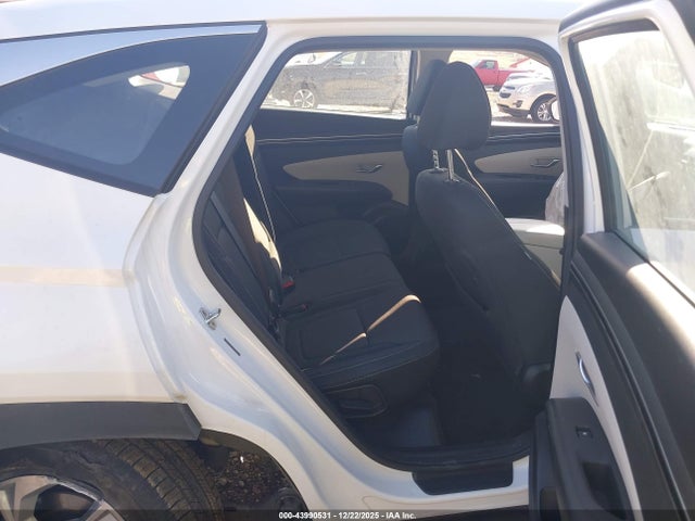 5NMJA3AE8NH059267 Hyundai TUCSON SE