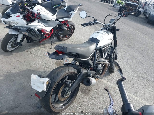 ML0KAFPM6PT007044 Ducati Scrambler Desert Sled