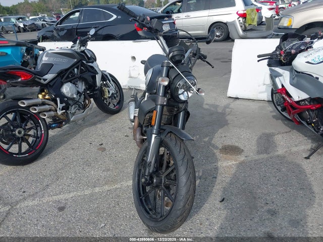 ML0KAFPM6PT007044 Ducati Scrambler Desert Sled