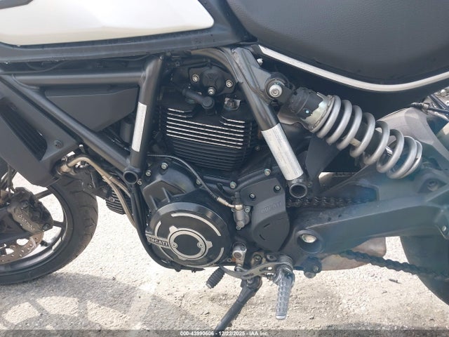 ML0KAFPM6PT007044 Ducati Scrambler Desert Sled