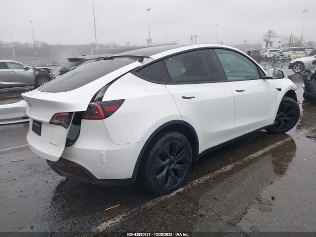 2025 TESLA MODEL Y 7SAYGDEE0SA345771 Photo 3