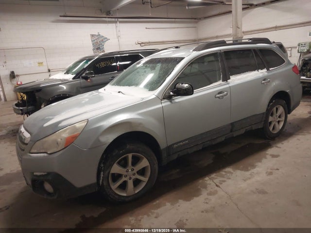 43990846 :رقم المزاد ، 4S4BRBCC0D3278462 vin ، 2013 Subaru Outback 2.5i Premium مزاد بيع