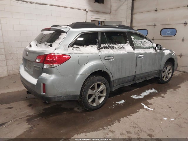 43990846 :رقم المزاد ، 4S4BRBCC0D3278462 vin ، 2013 Subaru Outback 2.5i Premium مزاد بيع