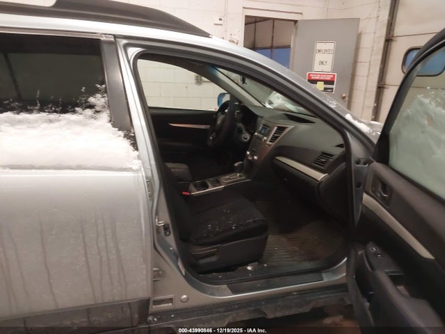 43990846 :رقم المزاد ، 4S4BRBCC0D3278462 vin ، 2013 Subaru Outback 2.5i Premium مزاد بيع