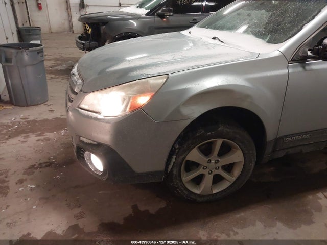 43990846 :رقم المزاد ، 4S4BRBCC0D3278462 vin ، 2013 Subaru Outback 2.5i Premium مزاد بيع