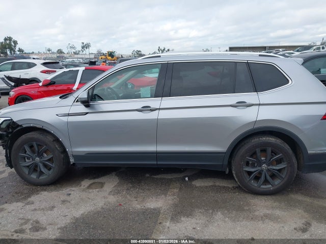 3VVNB7AX0RM114998 Volkswagen Tiguan 2.0t Se/2.0t Wolfsburg Edition