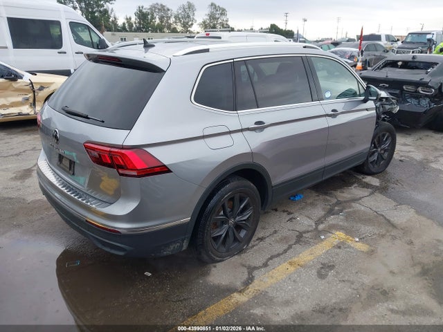 3VVNB7AX0RM114998 Volkswagen Tiguan 2.0t Se/2.0t Wolfsburg Edition