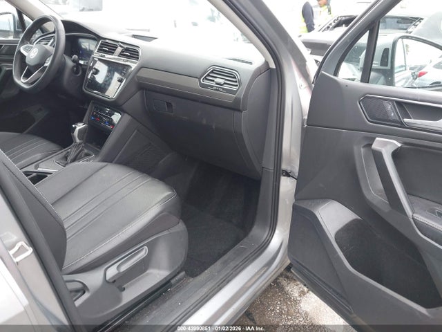 3VVNB7AX0RM114998 Volkswagen Tiguan 2.0t Se/2.0t Wolfsburg Edition