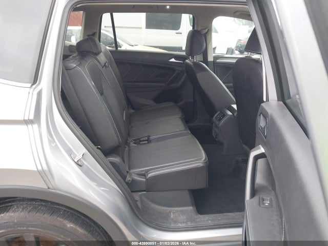 3VVNB7AX0RM114998 Volkswagen Tiguan 2.0t Se/2.0t Wolfsburg Edition