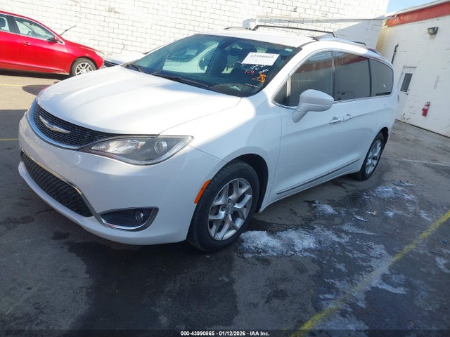Chrysler Pacifica Touring-l Plus 2018 2C4RC1EG7JR290285 Image 2