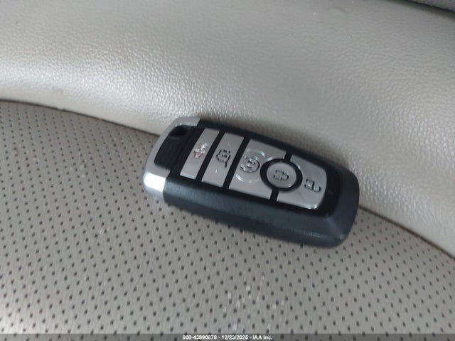 1FMCU0H67NUB91714 Ford ESCAPE SEL