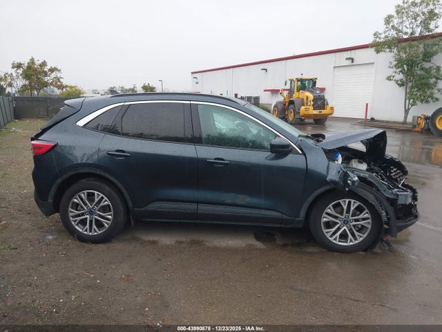 1FMCU0H67NUB91714 Ford ESCAPE SEL