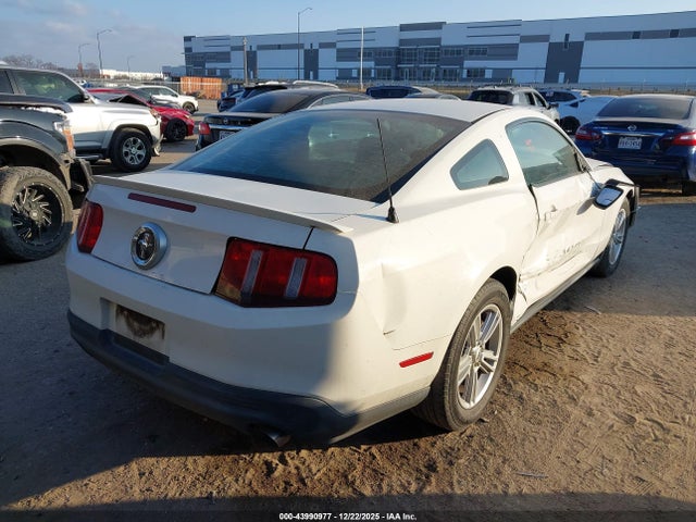 2011 FORD MUSTANG 1ZVBP8AM8B5125142 Photo 3