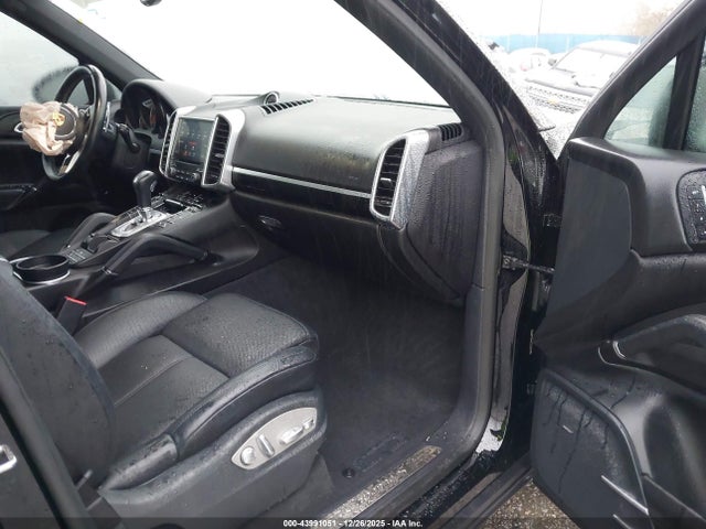 2017 PORSCHE CAYENNE WP1AB2A20HLA50559 Photo 4