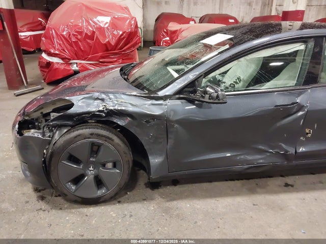 2023 TESLA MODEL 3 5YJ3E1EAXPF657602 Photo 5